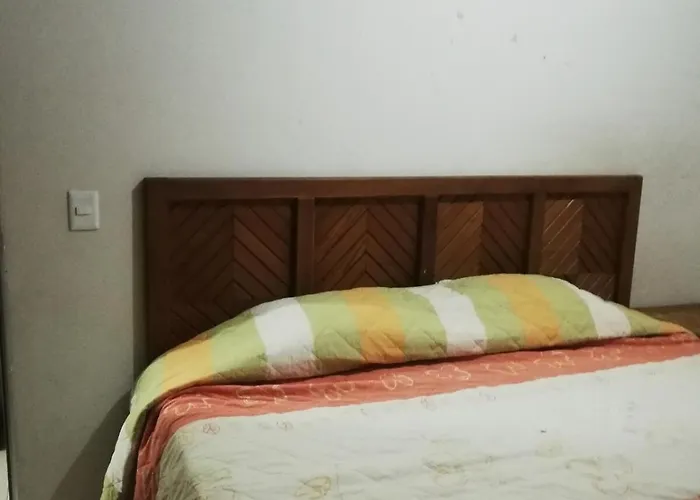 Ground Floor, 2 Bedrooms 2 Bathrooms アパート